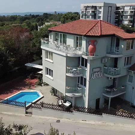 Хотел амфора 3*