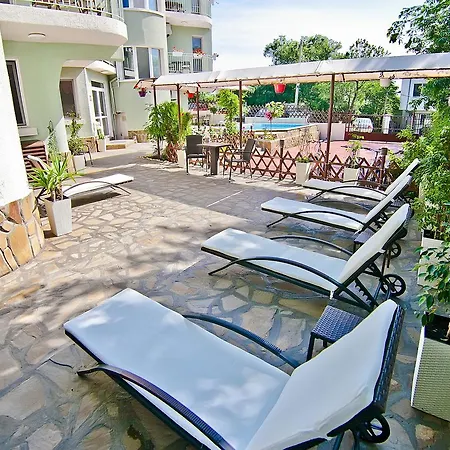 Amfora Hotel 3*