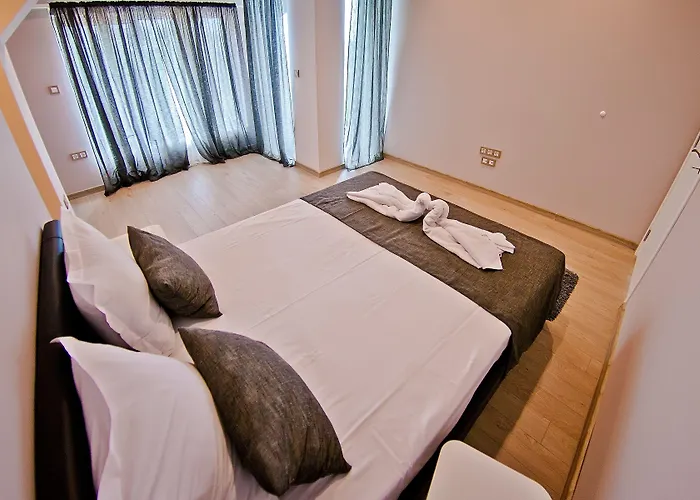 Amfora 3* Saints Constantine and Helena